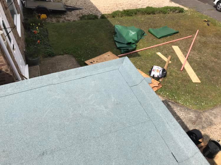 Flat roof installation